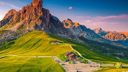 Vaellus Dolomiiteilla